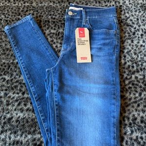 Levi’s - 720 Super High-Rise Skinny Jeans